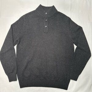 IZOD Men’s Charcoal Gray Ribbed Knit Henley Sweater | Size M | Cotton Blend